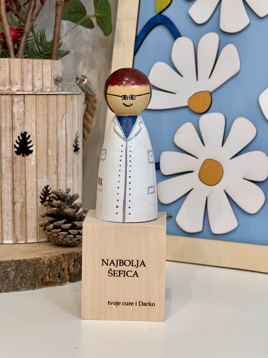 Lutka na postolju- za razne prigode