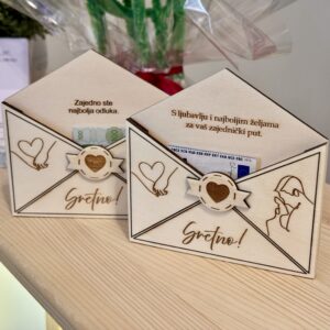 Drvena koverta za vjenčanje